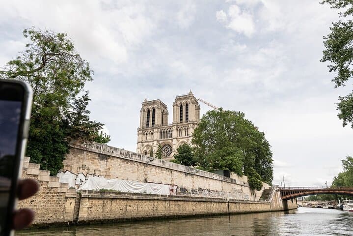Private Boat Trip in Paris