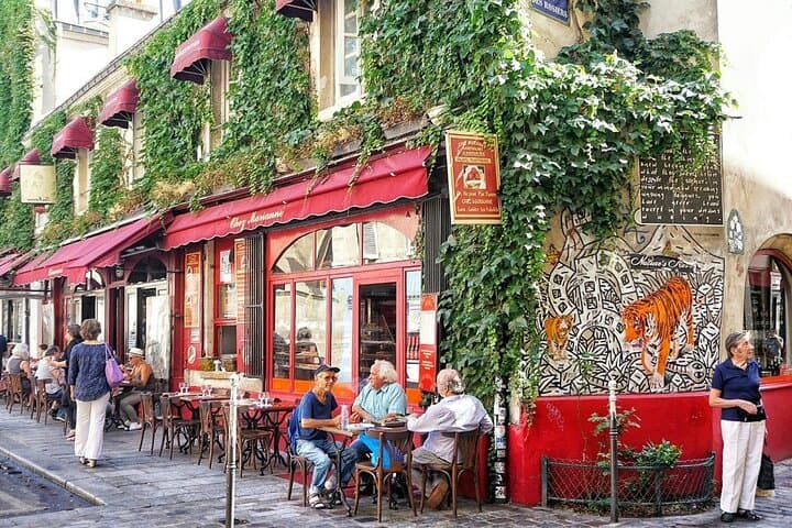 Giverny and le Marais with Private Pick up and drop off