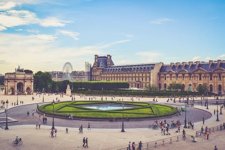 Full Day Tour in Paris with Indian Meal from CDG Airport