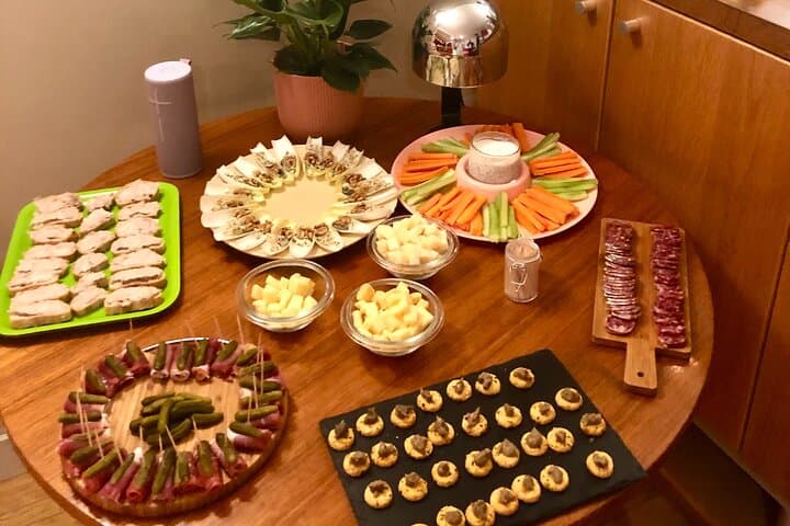 French Dinner & Cabaret Show in Artist's Home