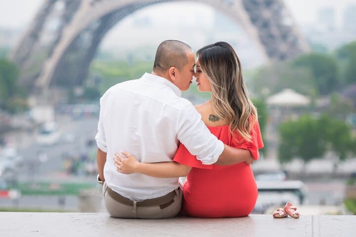 Paris Guided Day Tour with Cruise and Professional Photoshoot