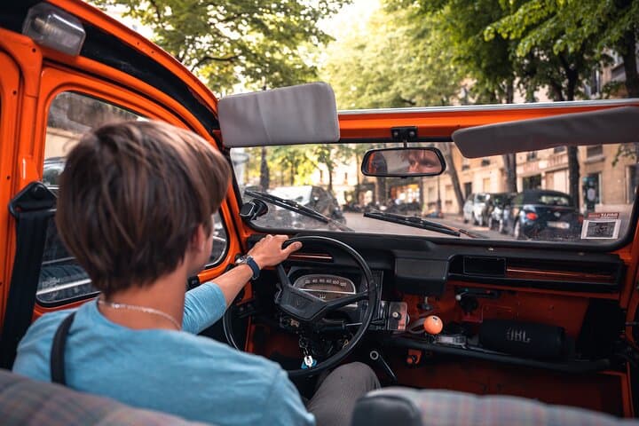 Private Tour of Montmartre in a Citroën Classic