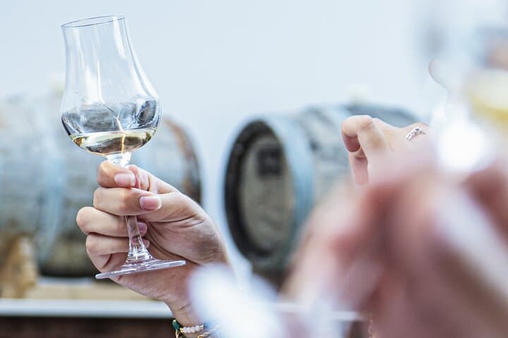 One hour of French Whisky and Food