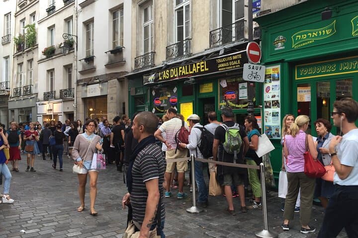 Le Marais and Dinner Cruise with BVA pick up in Paris- 6 Hrs