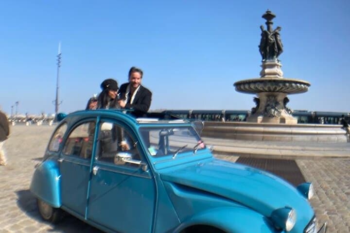 Private tour of Bordeaux Unesco in Citroën 2cv