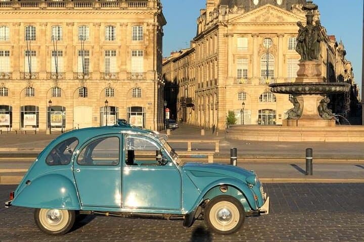 Private tour of Bordeaux Unesco in Citroën 2cv