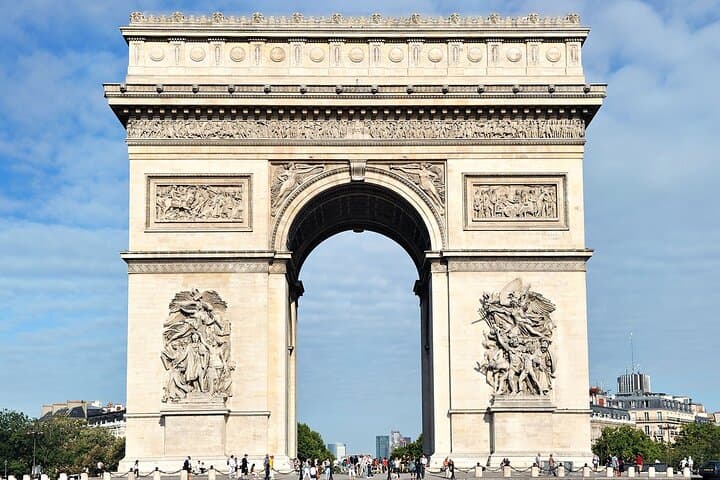 Private Audio Guided Walking Tour in Paris