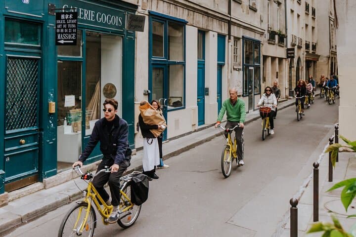 Paris Local Districts and Off the Beaten Track Guided Bike Tour