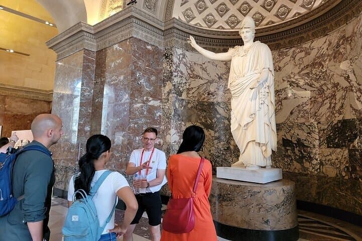 Louvre Museum & Mona Lisa Semi-Private Guided Tour (Max 6 People)