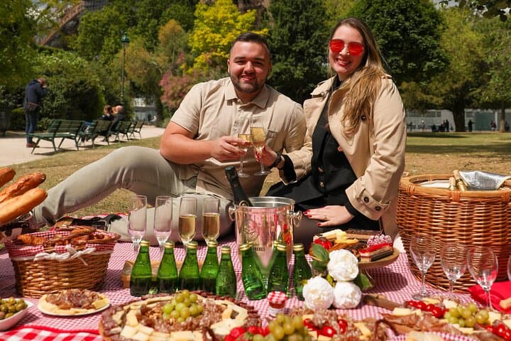 Picnic like a parisian