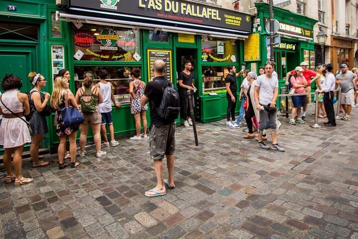 Le Marais and Dinner Cruise with BVA pick up in Paris- 6 Hrs
