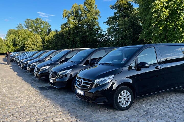 Luxury TRANSFER from PARIS to ==> BEAUVAIS AIRPORT with Cab-Bel-Air