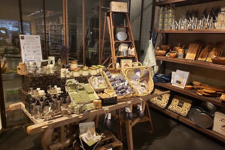 All-Inclusive Food and History Tour with Local Expert Guide