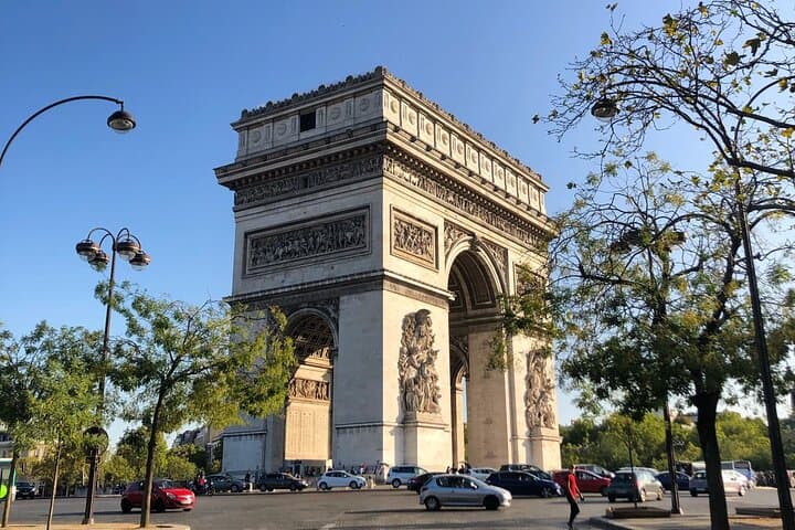 Paris City Walking Tour: See the Top 5 Highlights in a Day