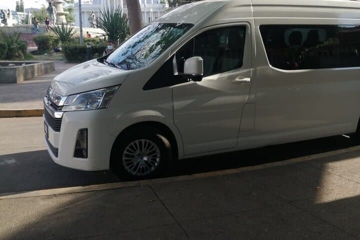 Luxury Transportation to and from Xoxocotlan Airport to Hotels