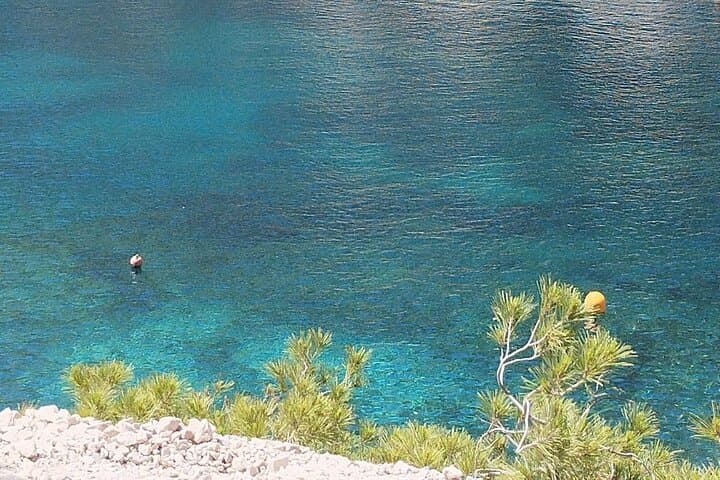 A crystalline water