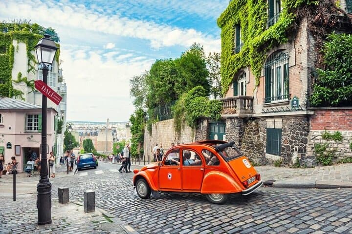 Montmartre & Latin Quarter Private Tour & Delicious French Lunch