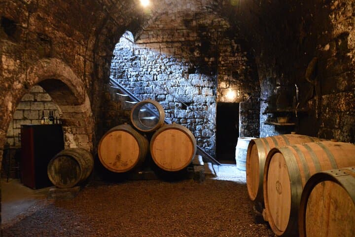 As privilege hosts, we will show you the unique milenar cellars built by Knights templars