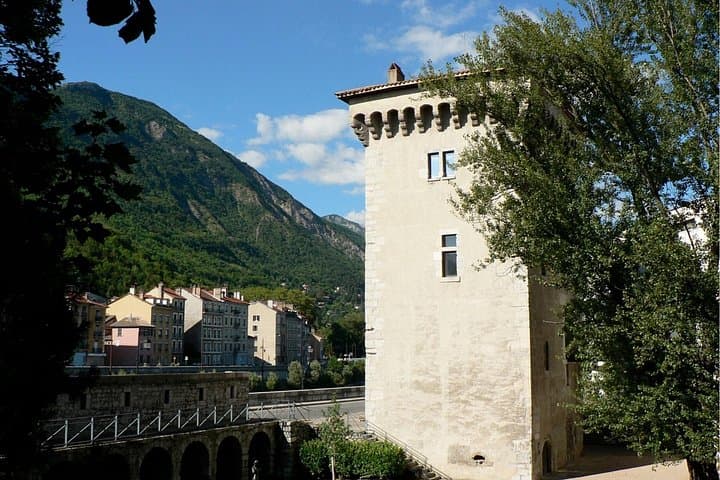 Grenoble Self-Guided City Walking Tour & Scavenger Hunt