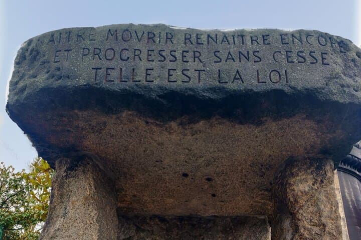 Visit to Père Lachaise Cemetery: a self-guided tour