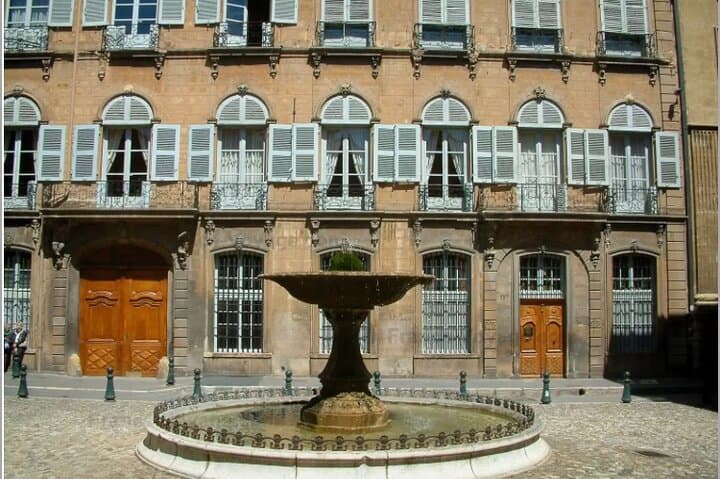 Place albertas Aix en Provence