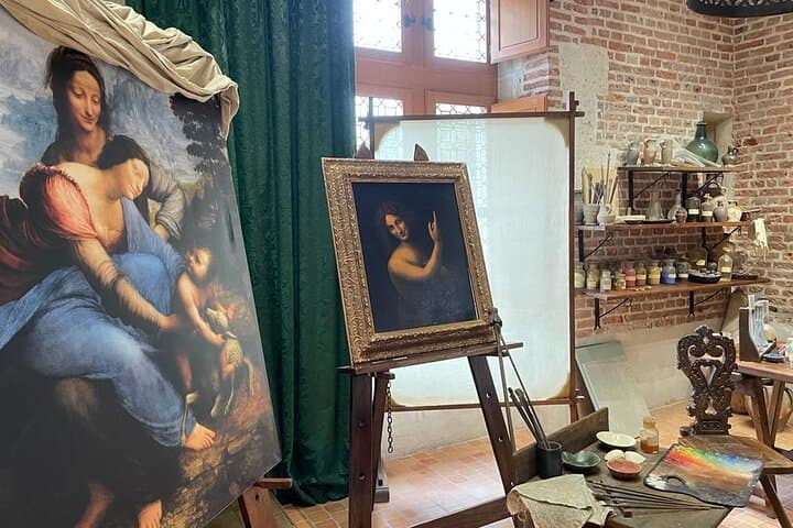 Private Loire Valley Day Trip: Chambord, Chenonceau & Clos Lucé