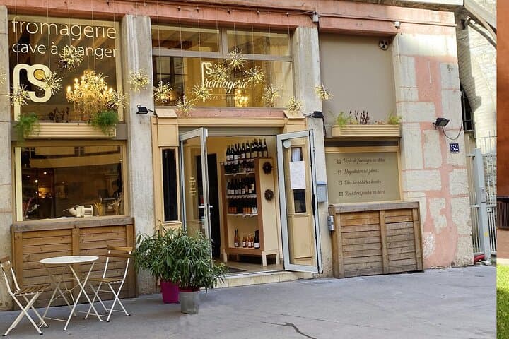 Embark on an aperitif journey through the old town
