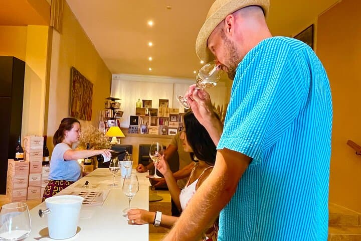Wines from Châteauneuf-du-Pape and surrounding areas in 1/2 day