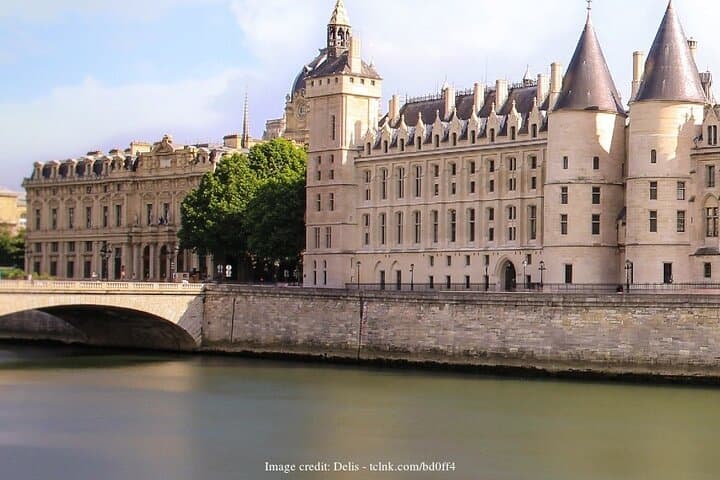 Paris by Night 2-hour Private Tour with Scenic Seine River Cruise