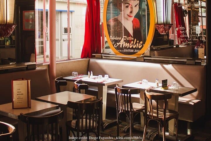 Montmartre at Night: Private Evening Walking Tour