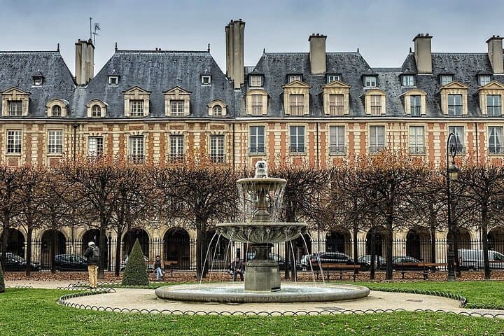Paris, je t’aime Movie Locations Tour in Paris with Local Guide
