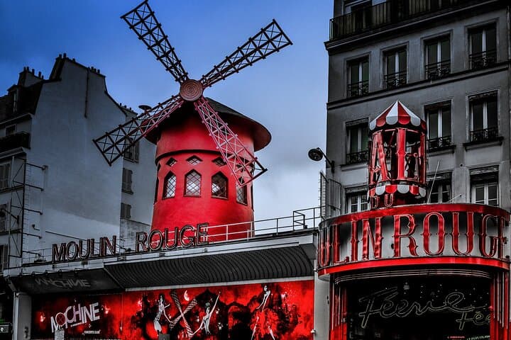 Paris, je t’aime Movie Locations Tour in Paris with Local Guide
