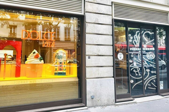 A Parisian Picnic: A Self-Guided Audio tour in the Marais