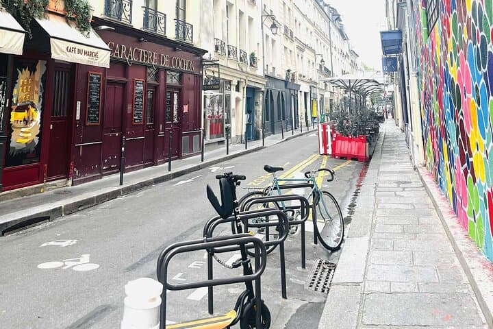 A Parisian Picnic: A Self-Guided Audio tour in the Marais