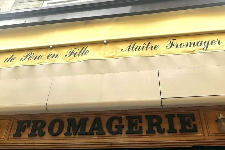 A Parisian Picnic: A Self-Guided Audio tour in the Marais