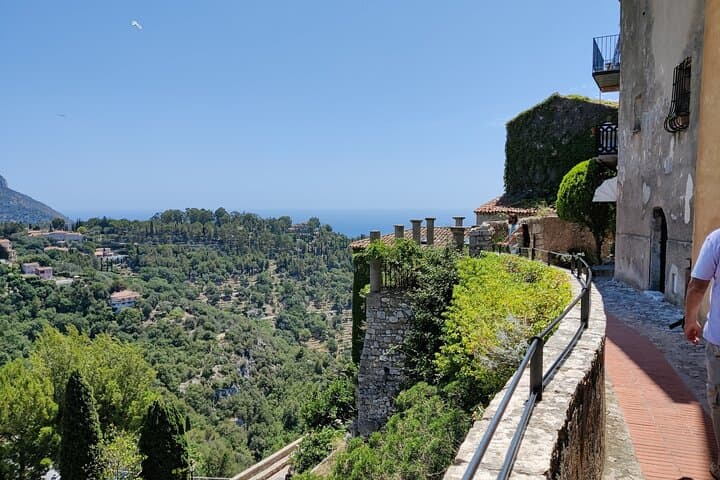 Èze Medieval Village Tour with your Certified Guide