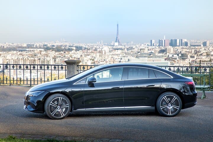 Paris: Private van or sedan transfer to Charles de Gaulle airport