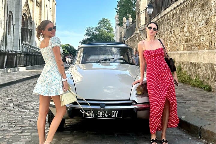All of Paris Tour in a Vintage Open-Top French Car Citroen DS