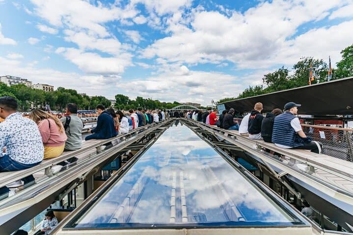 Paris Boat Tour with Audio Guide