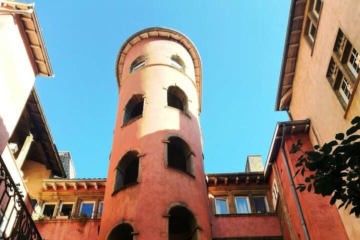 Private Self-Guided Tour of the Curse Quest of Old Lyon