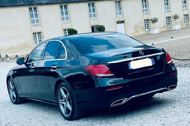 Chateaux Hotel Shuttle