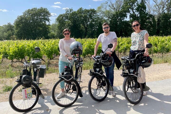A Tour in Provence in a typical French motorized bike : the Solex