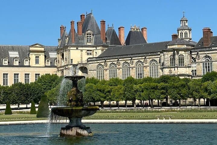 Private tour of the Great Christmas of Vaux le Vicomte and Fontainebleau