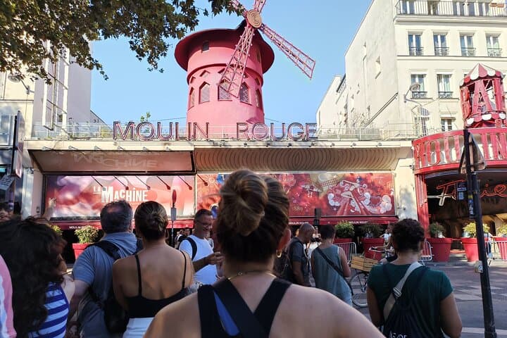 Montmartre Quarter Private Guided Tour in Paris