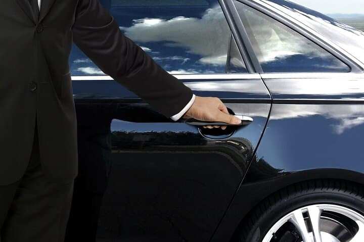 Private Arrival Transfer: Paris Train Station to Hotel