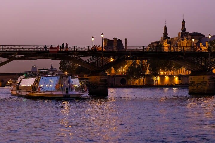 Seine River Christmas Cruise Lunch or Dinner by Bateaux Parisiens