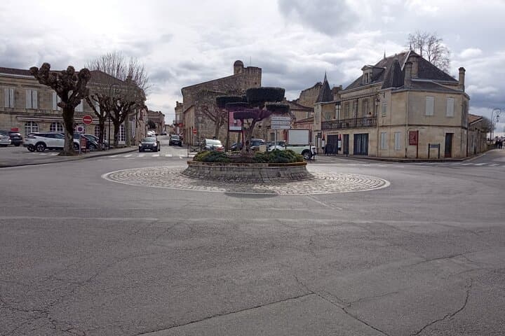 Isaac Newton’s Trail: Puzzle Quest in Saint-Émilion