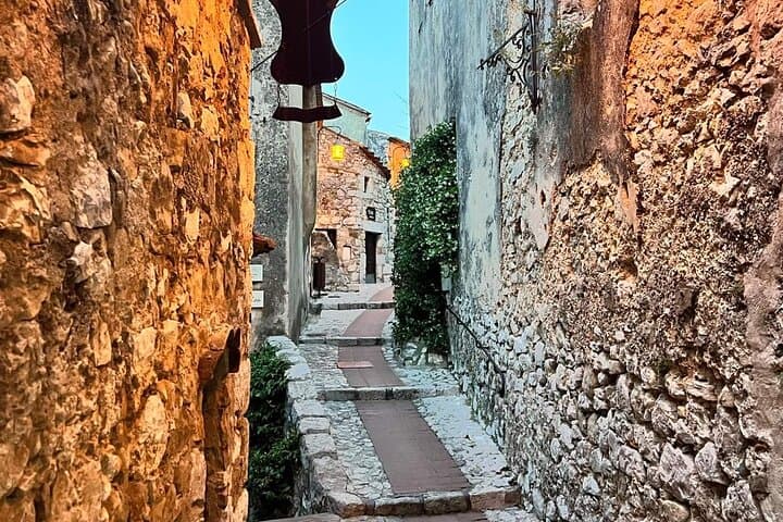 Eze village - la rue droite
