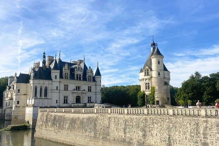 Loire Valley Tour Chambord and Chenonceau from Tours or Amboise