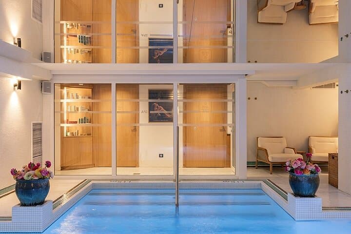2 massage rooms including a DUO